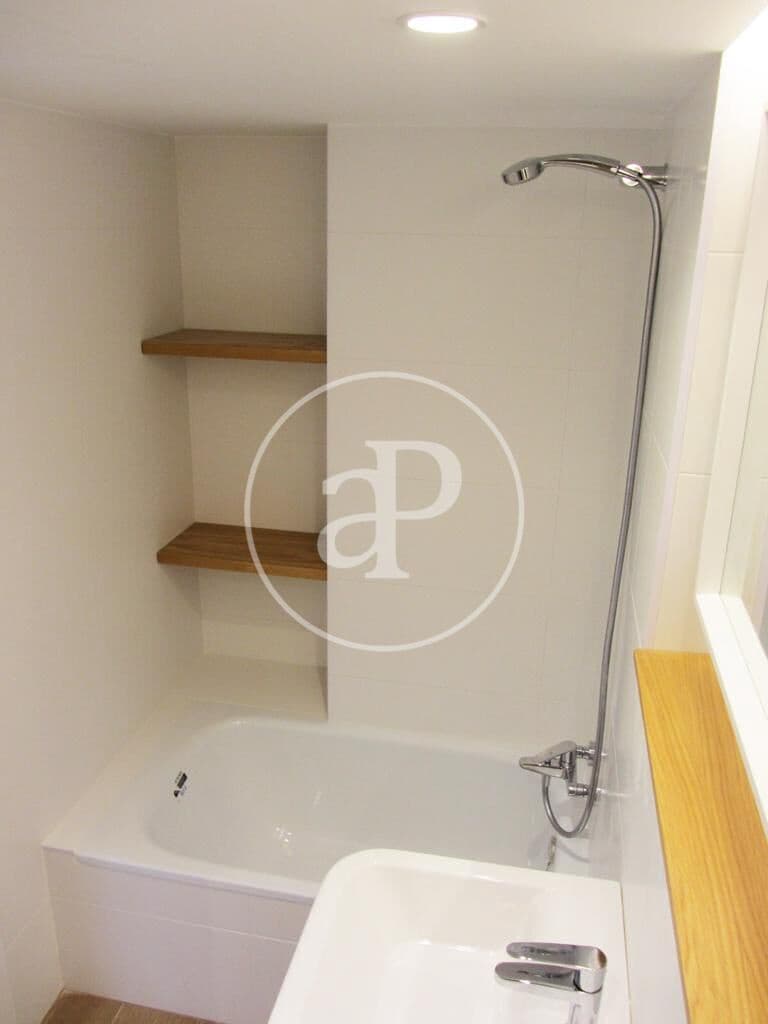 3 sovrum Lägenhet att hyra i Valencia stad - 1 800 € (Ref: 9865260)