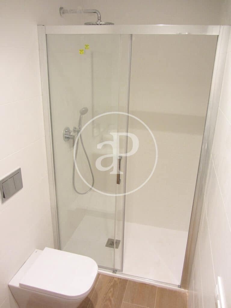 3 sovrum Lägenhet att hyra i Valencia stad - 1 800 € (Ref: 9865260)