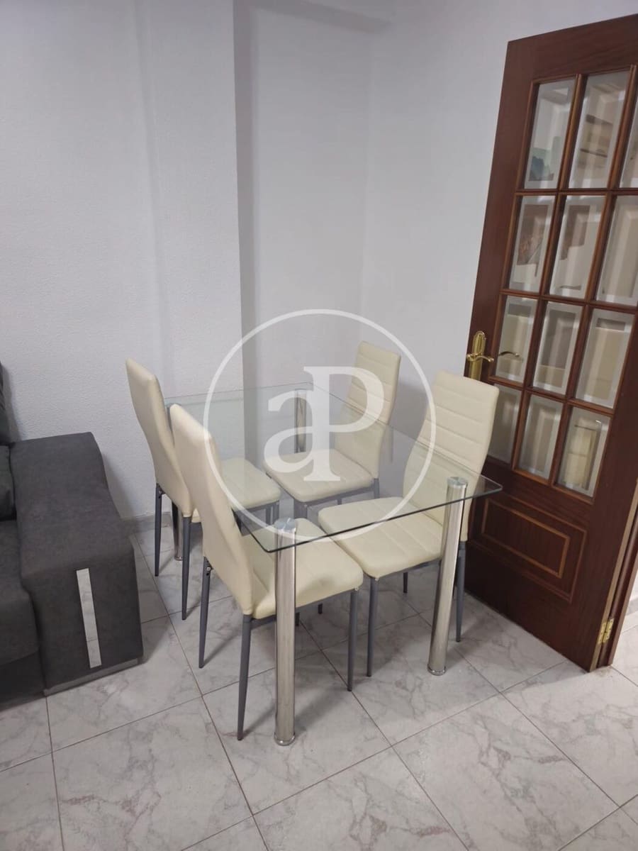 4 bedroom Apartment for rent in Valencia city - € 1,500 (Ref: 9865261)