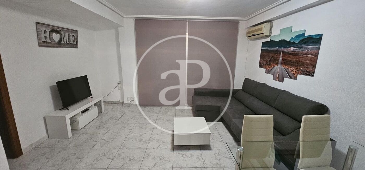 4 bedroom Apartment for rent in Valencia city - € 1,500 (Ref: 9865261)