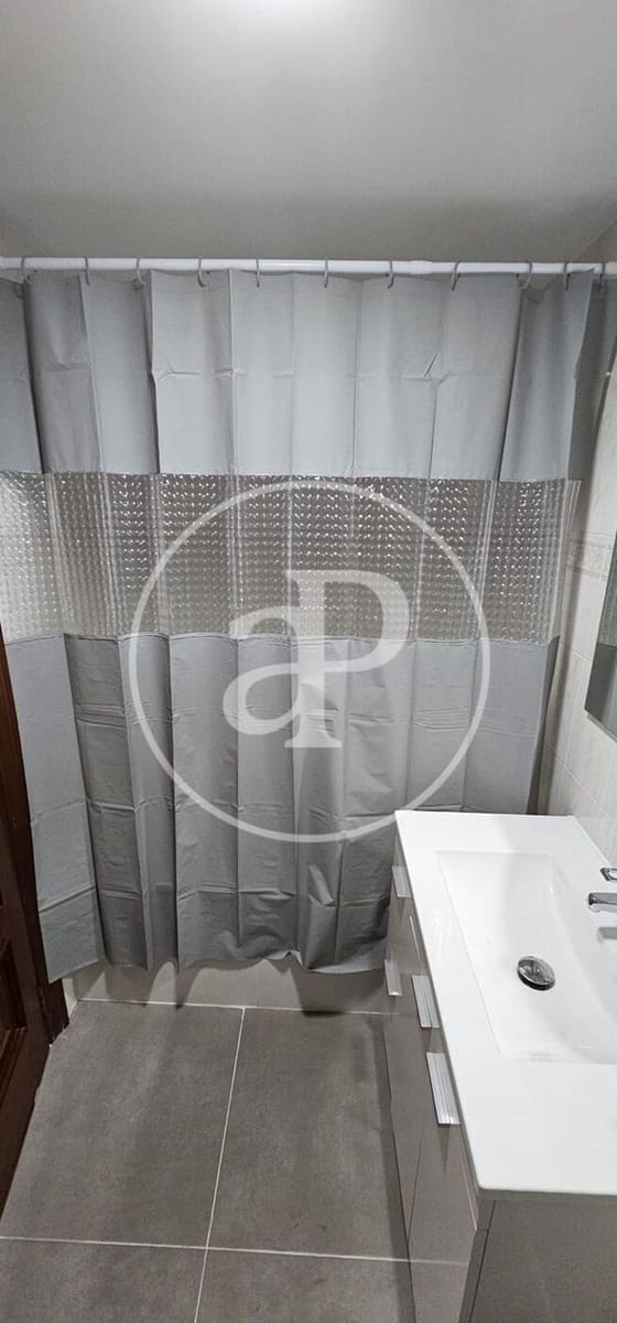 4 bedroom Apartment for rent in Valencia city - € 1,500 (Ref: 9865261)