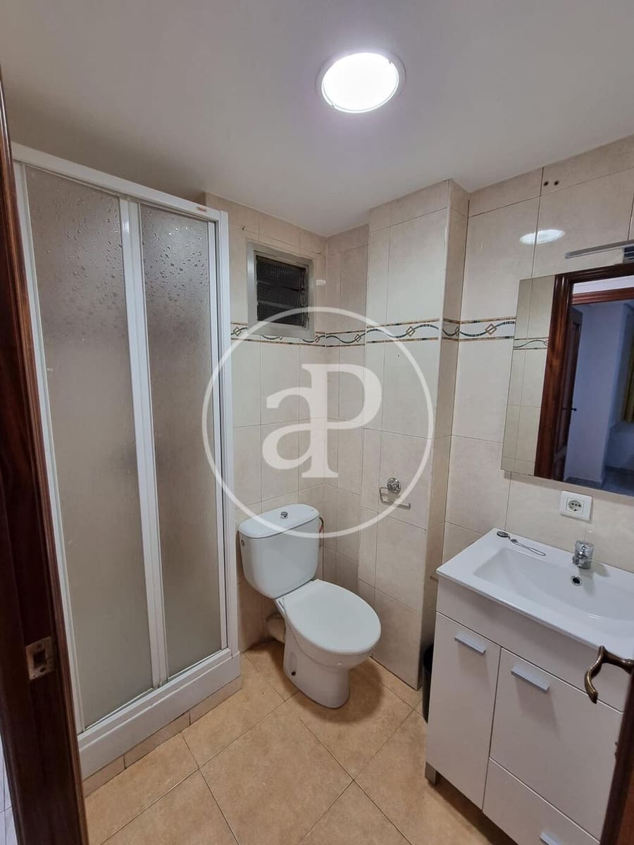 4 bedroom Apartment for rent in Valencia city - € 1,500 (Ref: 9865261)