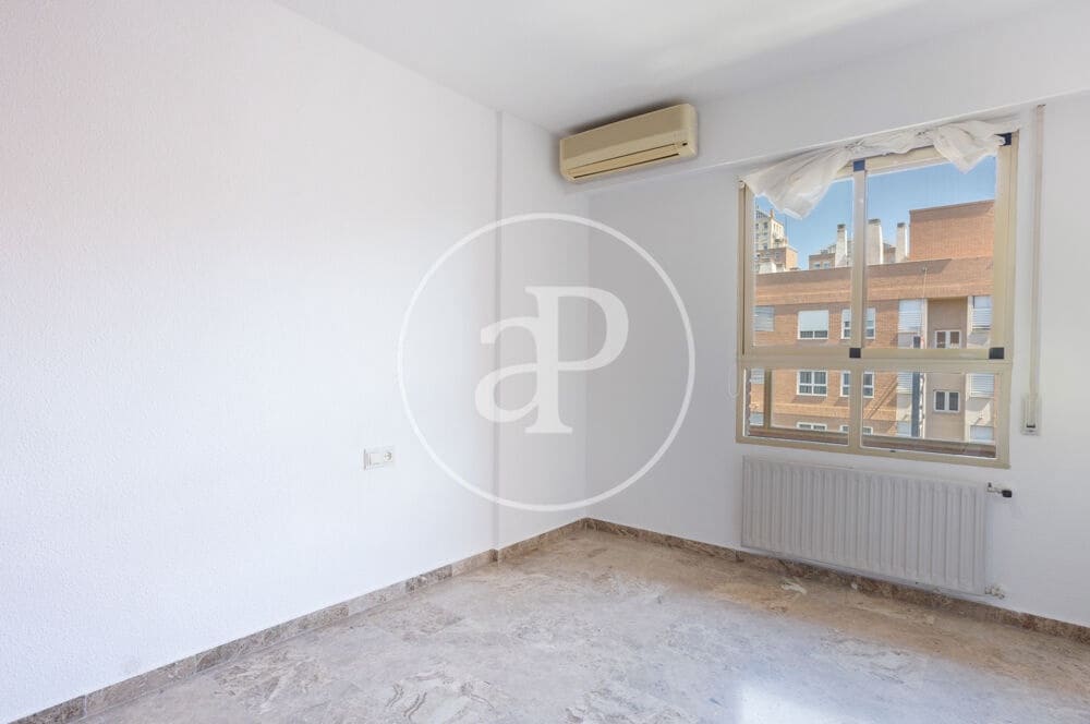 4 quarto Apartamento para arrendar em Valencia cidade com garagem - 1 600 € (Ref: 9865262)