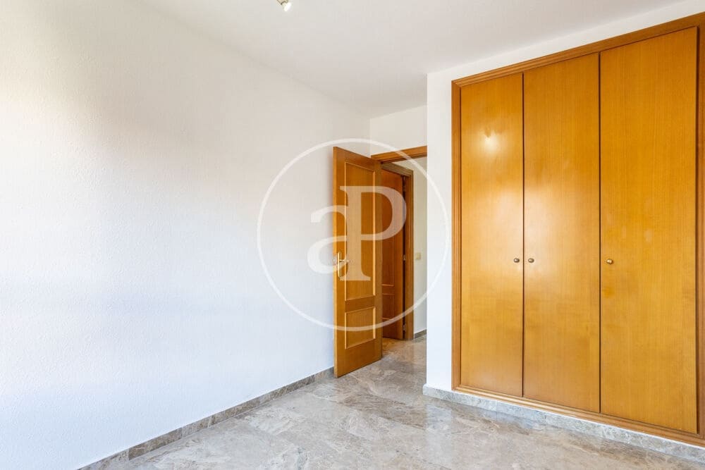 4 quarto Apartamento para arrendar em Valencia cidade com garagem - 1 600 € (Ref: 9865262)