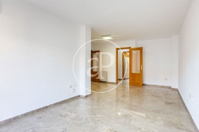 4 quarto Apartamento para arrendar em Ciutat de les Arts i de les Ciencies, Valência cidade com garagem - 1 600 € (Ref: 9865262)