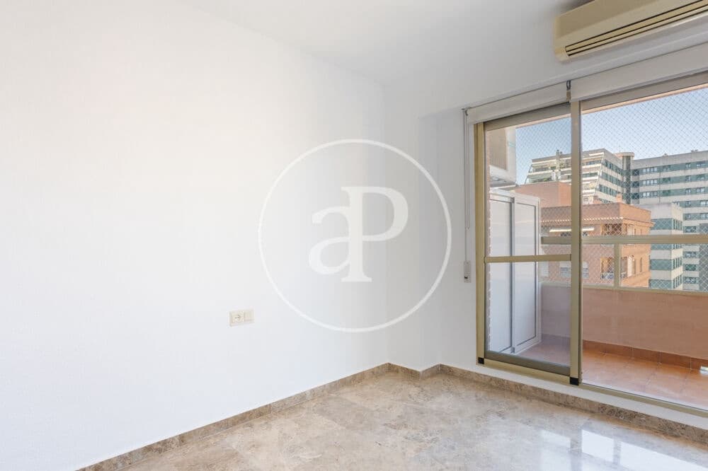 4 quarto Apartamento para arrendar em Valencia cidade com garagem - 1 600 € (Ref: 9865262)