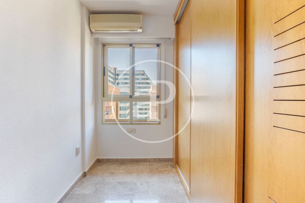 4 quarto Apartamento para arrendar em Valencia cidade com garagem - 1 600 € (Ref: 9865262)