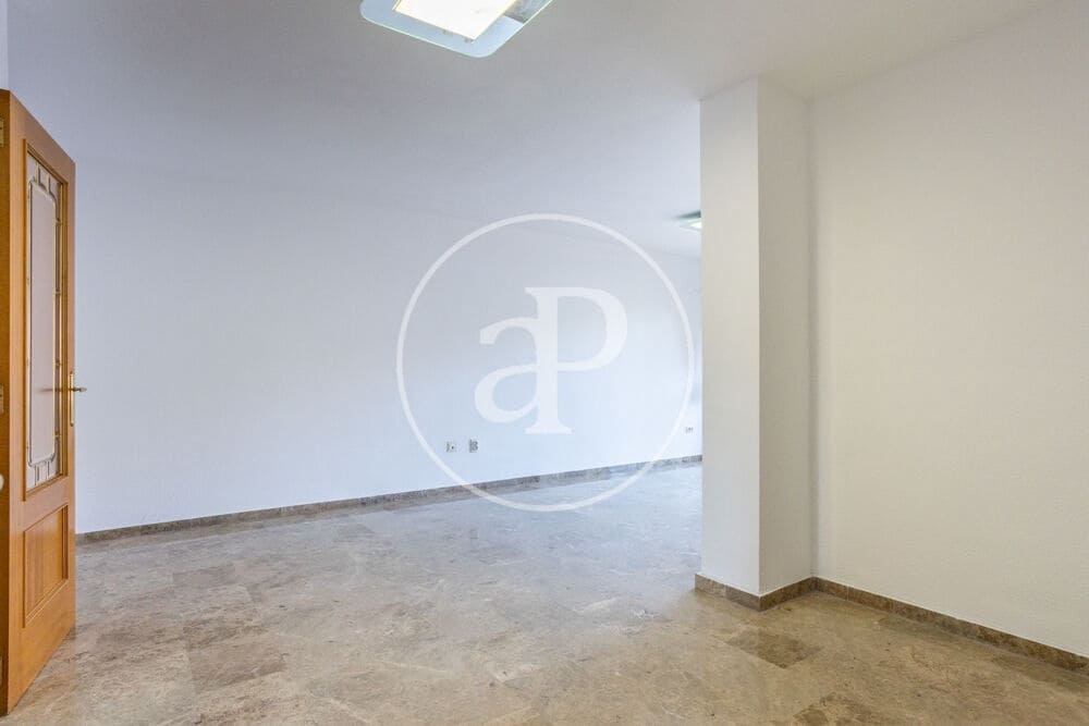 4 quarto Apartamento para arrendar em Valencia cidade com garagem - 1 600 € (Ref: 9865262)