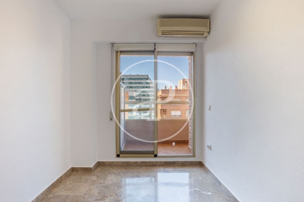 4 quarto Apartamento para arrendar em Valencia cidade com garagem - 1 600 € (Ref: 9865262)
