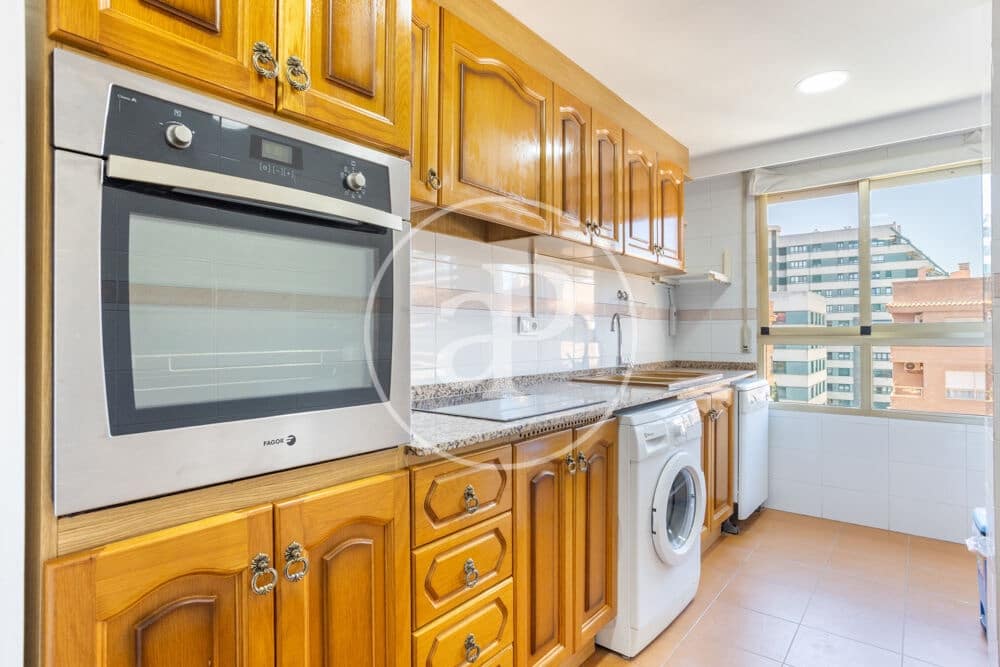 4 quarto Apartamento para arrendar em Valencia cidade com garagem - 1 600 € (Ref: 9865262)