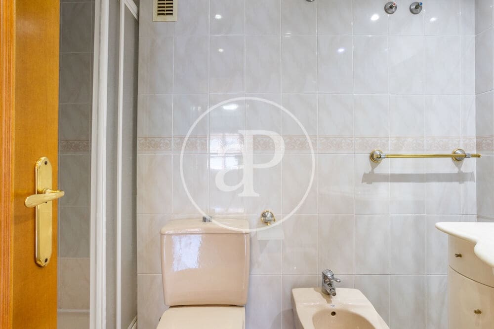 4 quarto Apartamento para arrendar em Valencia cidade com garagem - 1 600 € (Ref: 9865262)