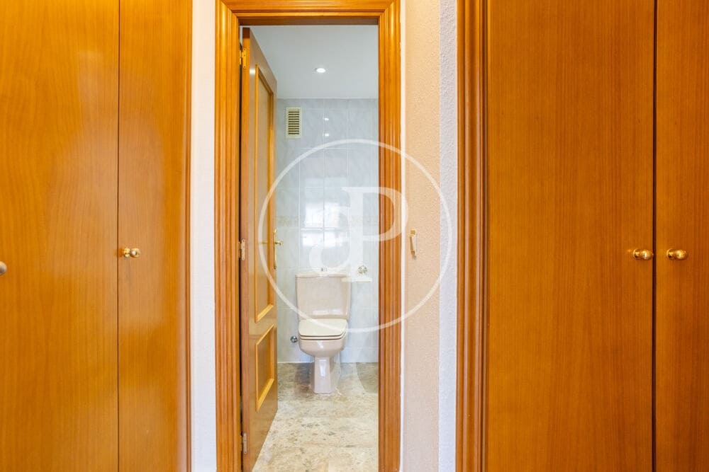 4 quarto Apartamento para arrendar em Valencia cidade com garagem - 1 600 € (Ref: 9865262)