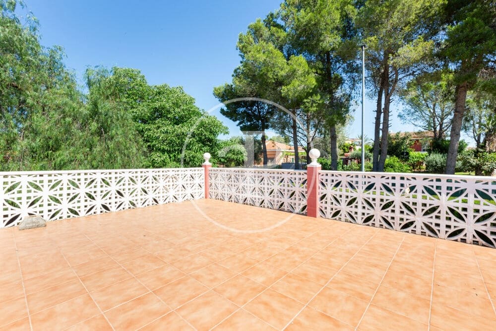 3 bedroom Villa for sale in Montroy with pool - € 295,000 (Ref: 9865263)
