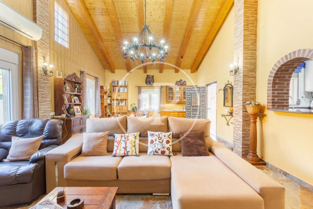 3 bedroom Villa for sale in Montroy with pool - € 295,000 (Ref: 9865263)
