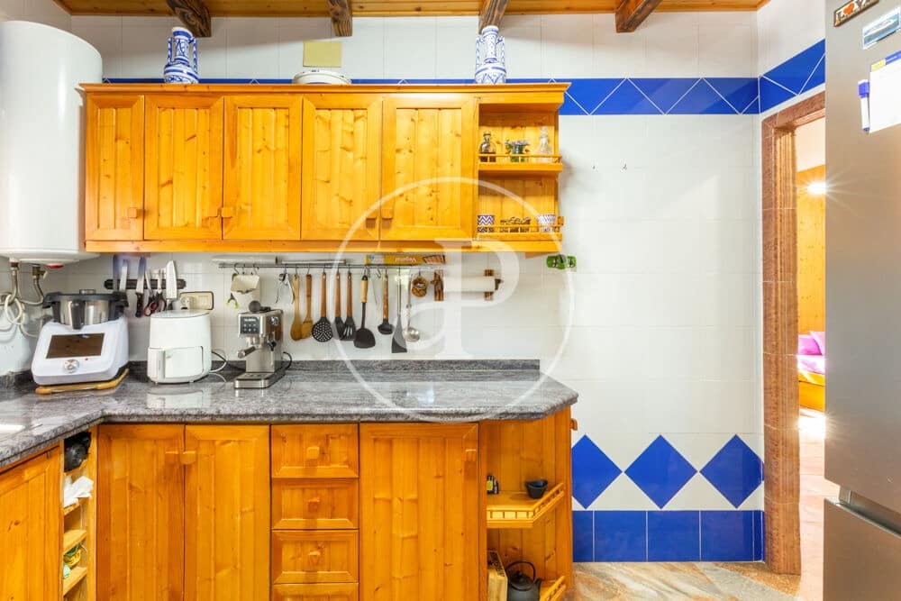 3 bedroom Villa for sale in Montroy with pool - € 295,000 (Ref: 9865263)