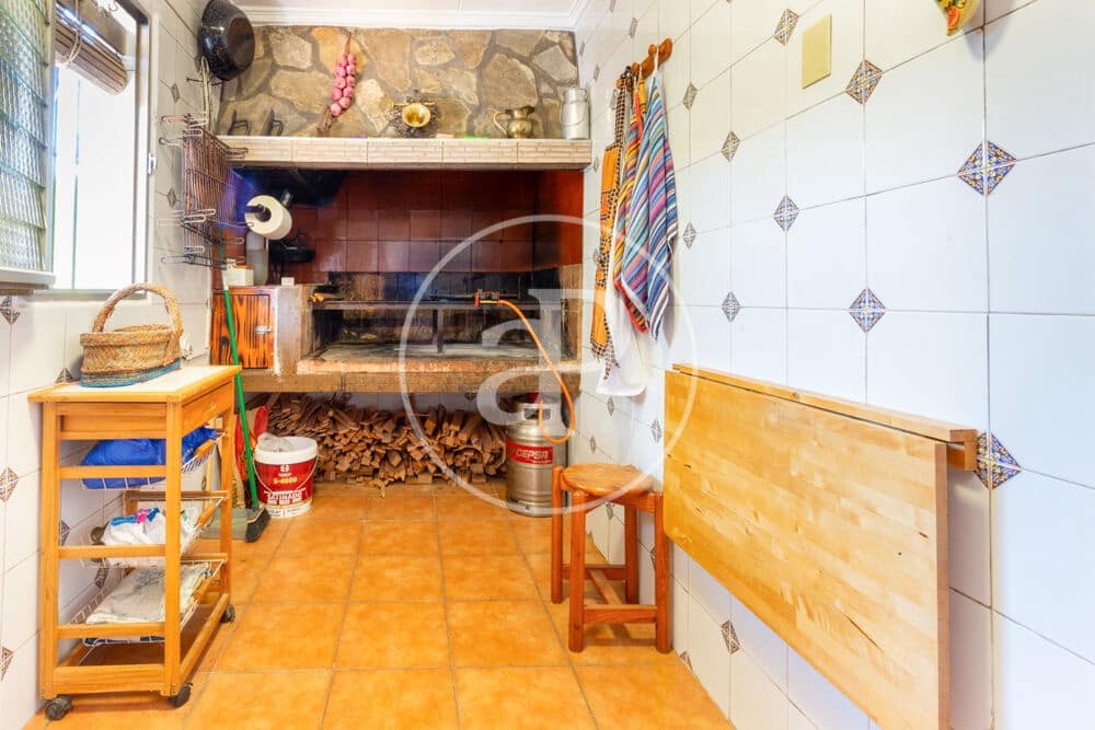 3 bedroom Villa for sale in Montroy with pool - € 295,000 (Ref: 9865263)