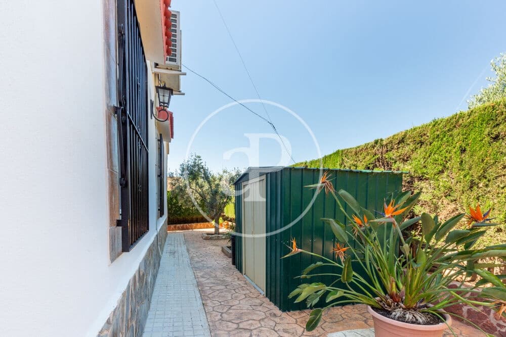 3 bedroom Villa for sale in Montroy with pool - € 295,000 (Ref: 9865263)