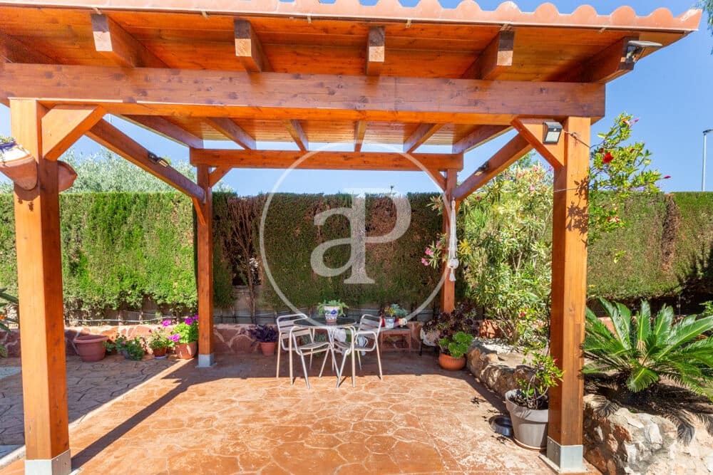 3 bedroom Villa for sale in Montroy with pool - € 295,000 (Ref: 9865263)