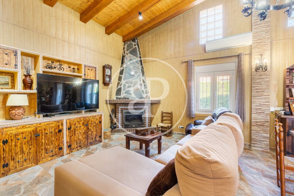 3 bedroom Villa for sale in Montroy with pool - € 295,000 (Ref: 9865263)