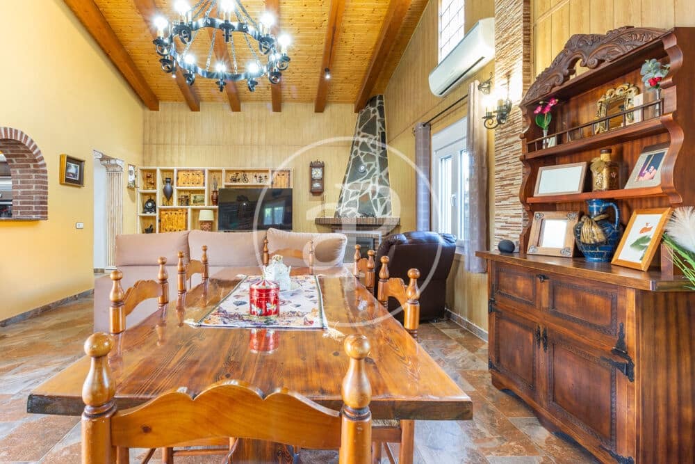 3 bedroom Villa for sale in Montroy with pool - € 295,000 (Ref: 9865263)