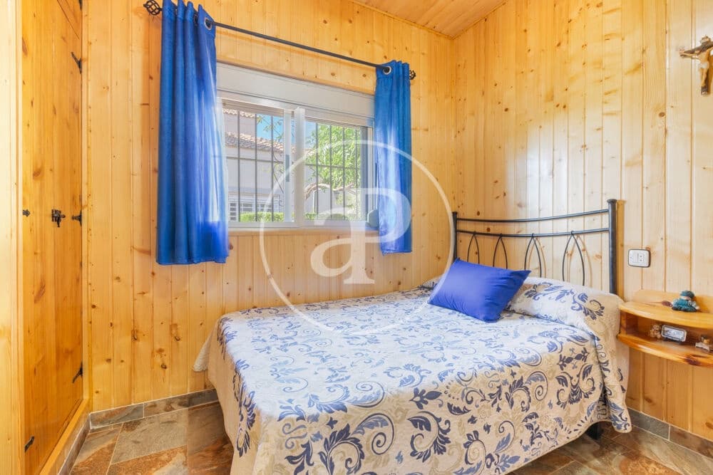 3 bedroom Villa for sale in Montroy with pool - € 295,000 (Ref: 9865263)