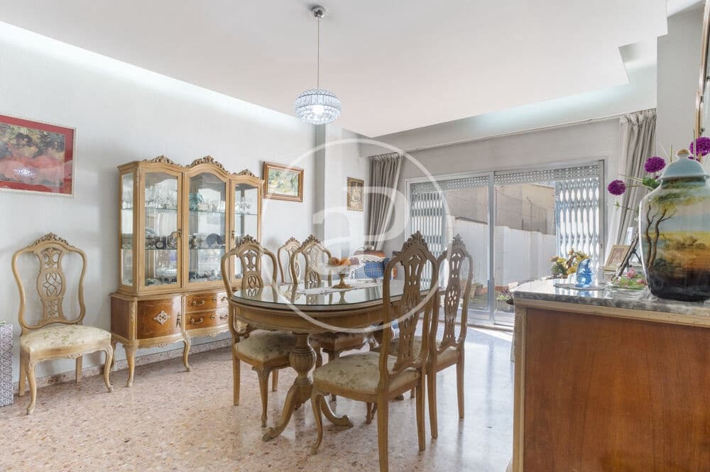 3 bedroom Apartment for sale in Valencia city - € 385,000 (Ref: 9865264)