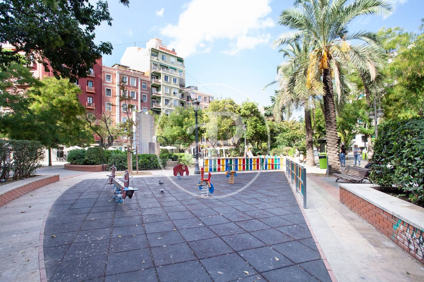 Apartamento de 6 habitaciones en València ciudad en alquiler - 2.250 € (Ref: 9867084)