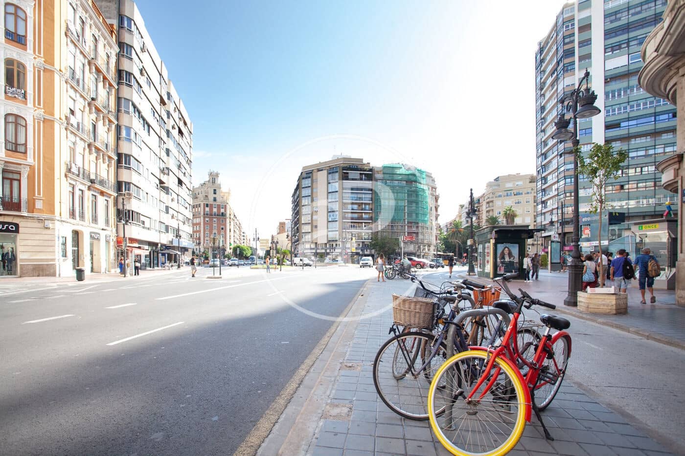 Apartamento de 6 habitaciones en València ciudad en alquiler - 2.250 € (Ref: 9867084)