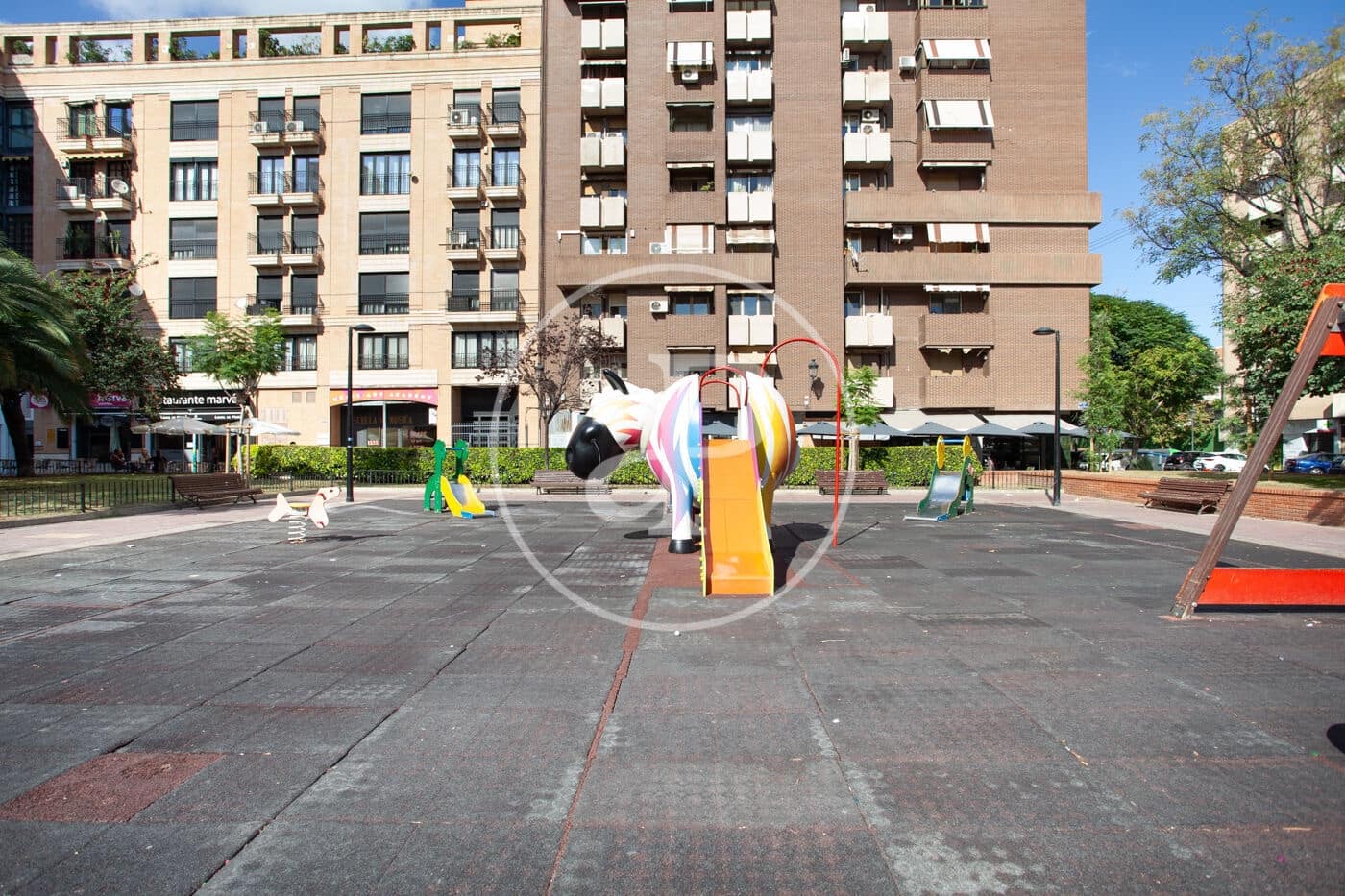 Apartamento de 6 habitaciones en València ciudad en alquiler - 2.250 € (Ref: 9867084)