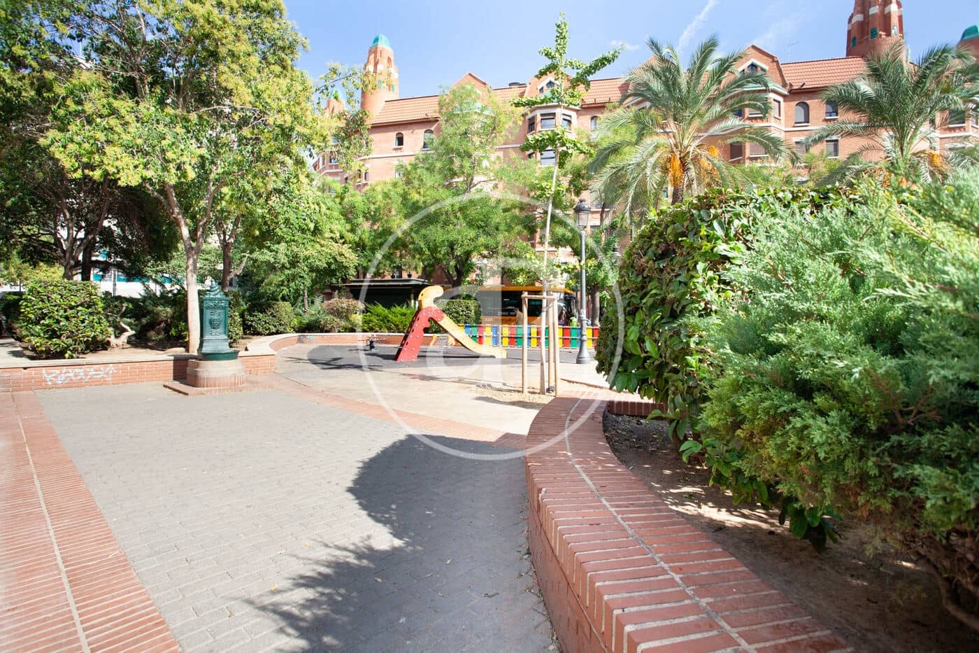 Apartamento de 6 habitaciones en València ciudad en alquiler - 2.250 € (Ref: 9867084)