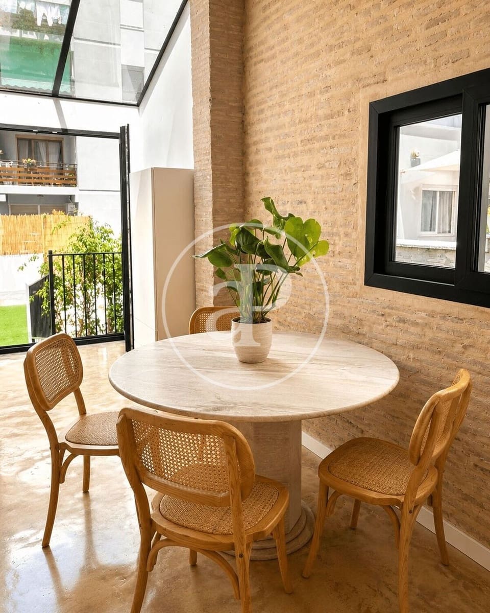 2 bedroom Apartment for rent in Valencia city - € 2,800 (Ref: 9867085)
