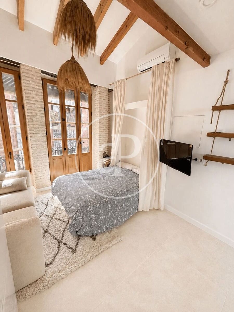 2 bedroom Apartment for rent in Valencia city - € 2,800 (Ref: 9867085)