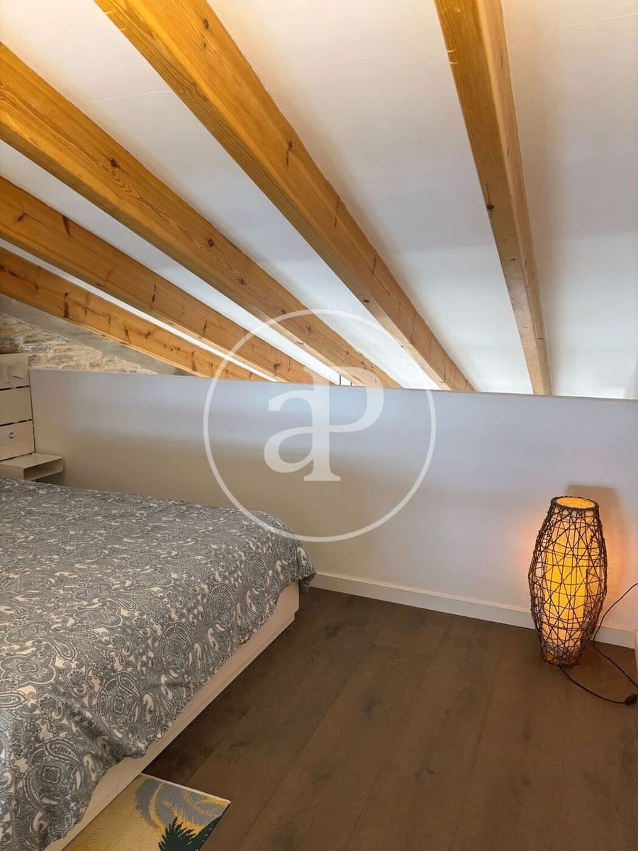 2 bedroom Apartment for rent in Valencia city - € 2,800 (Ref: 9867085)