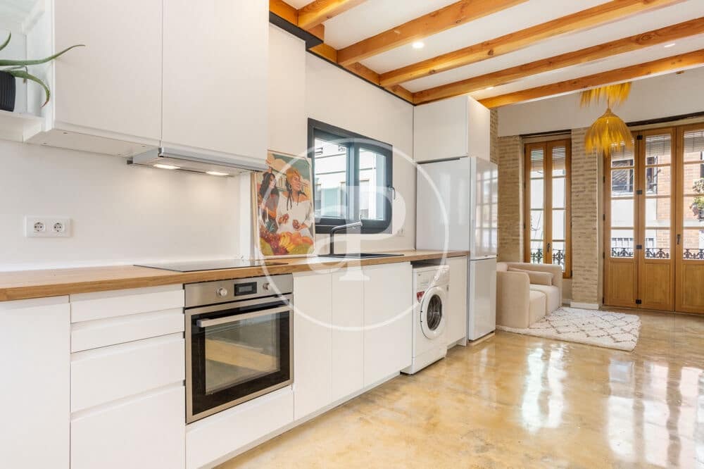 1 bedroom Apartment for rent in Valencia city - € 2,000 (Ref: 9867085)