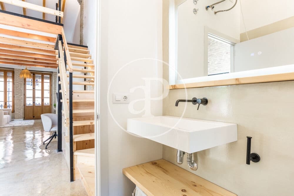 1 bedroom Apartment for rent in Valencia city - € 2,000 (Ref: 9867085)
