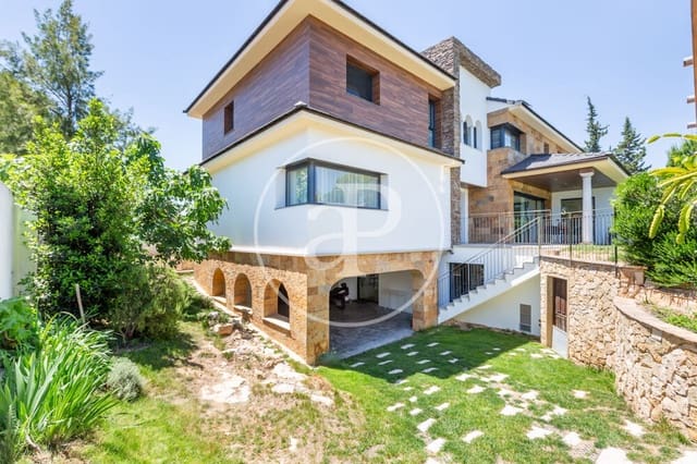 4 sovrum Villa till salu i La Pobla de Vallbona med pool - 1 795 000 € (Ref: 9867087)