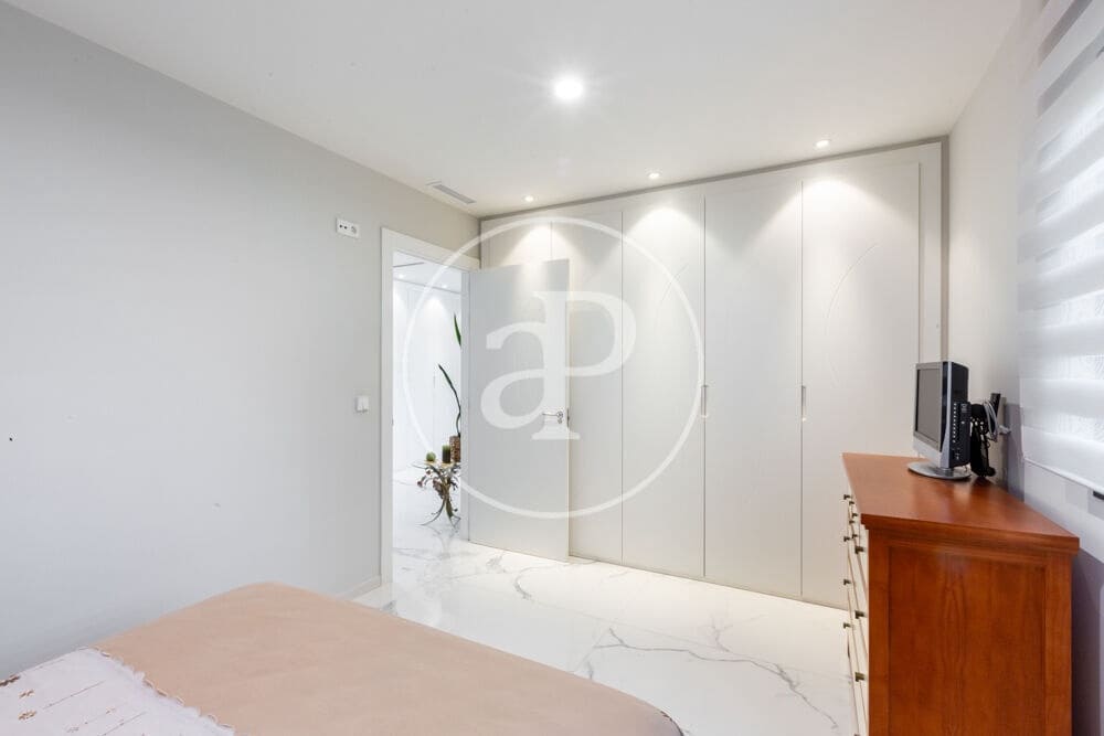4 bedroom Villa for sale in La Pobla de Vallbona with pool - € 1,795,000 (Ref: 9867087)