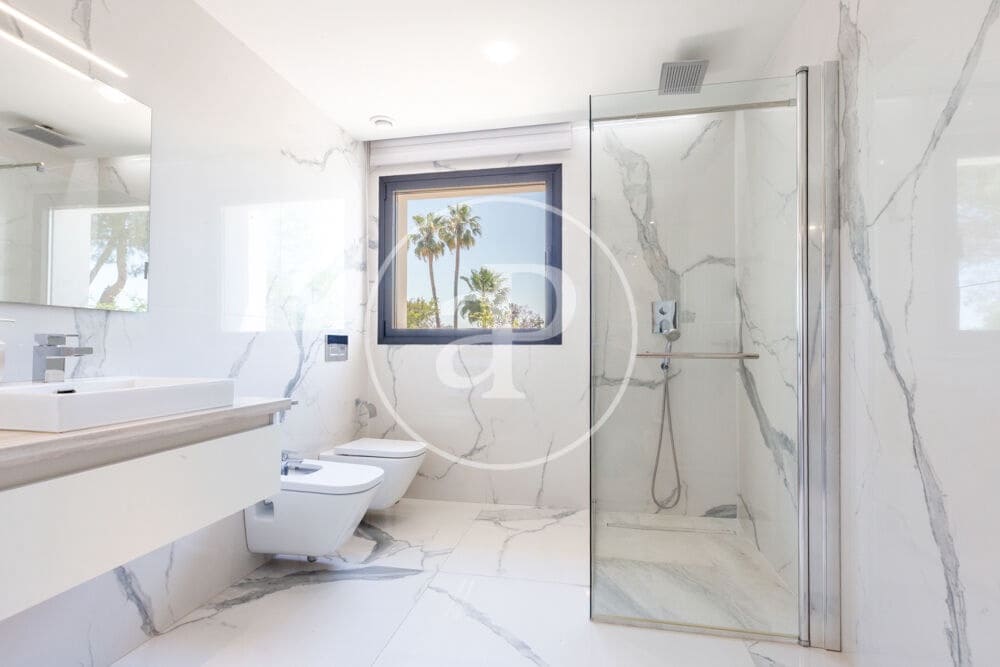 4 bedroom Villa for sale in La Pobla de Vallbona with pool - € 1,795,000 (Ref: 9867087)