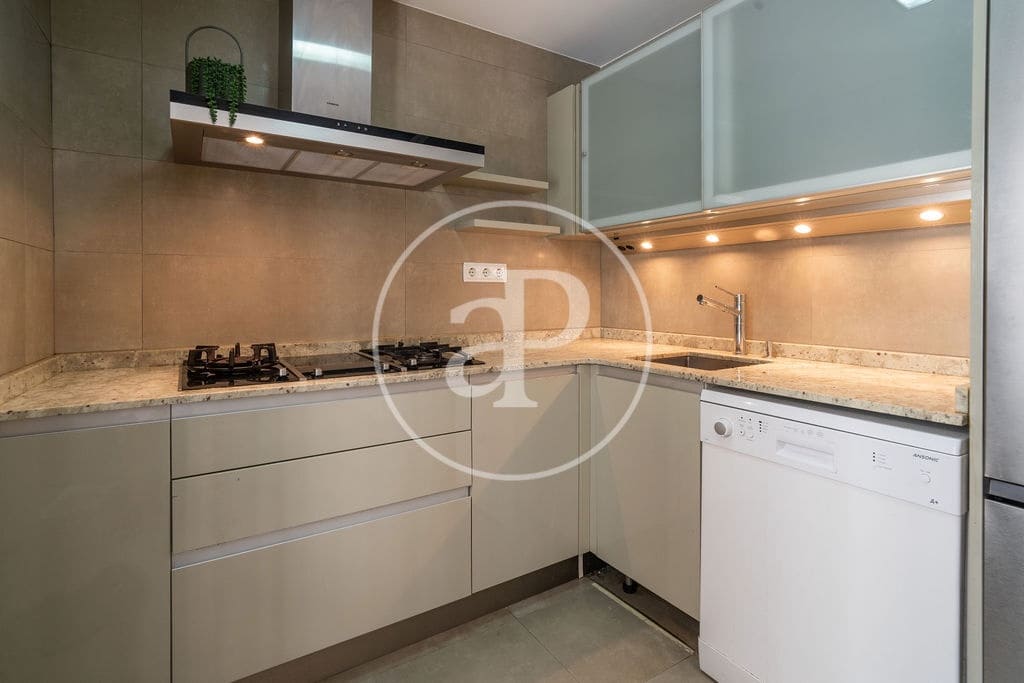2 soveværelse Lejlighed til leje i Valencia by - € 2.150 (Ref: 9868669)