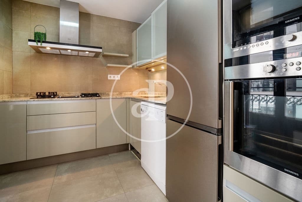 2 soveværelse Lejlighed til leje i Valencia by - € 2.150 (Ref: 9868669)