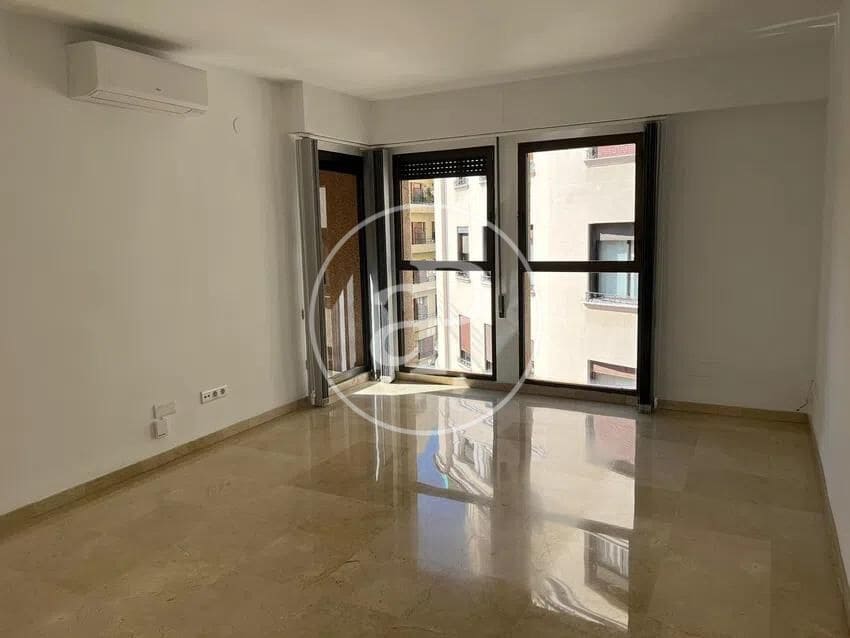3 soveværelse Penthouse til leje i Valencia by med garage - € 2.200 (Ref: 9868670)