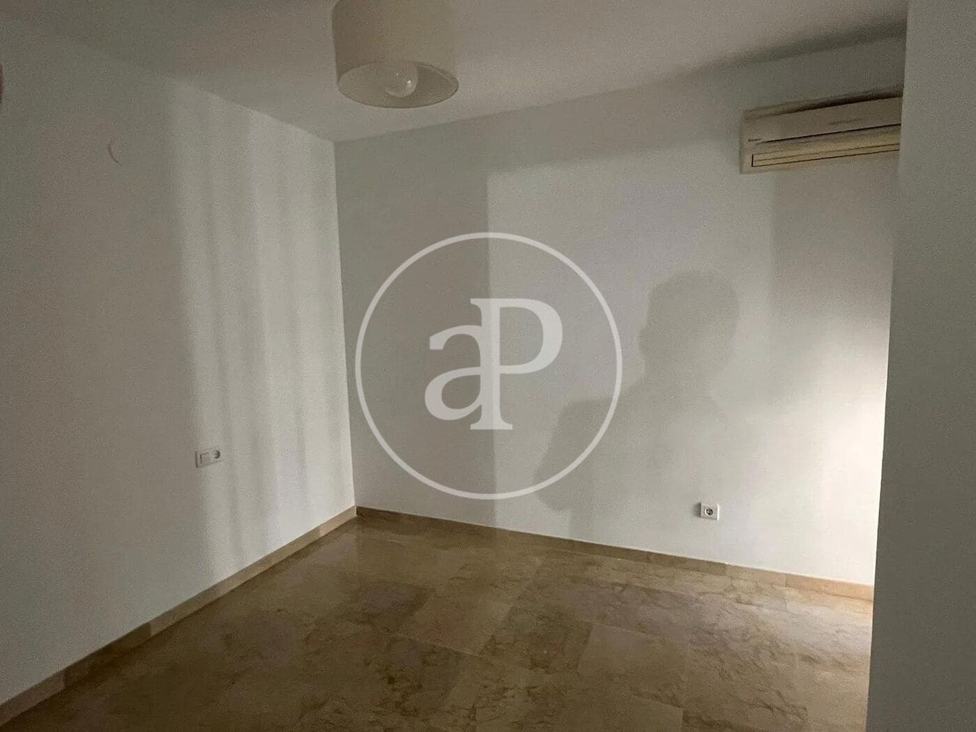 3 soveværelse Penthouse til leje i Valencia by med garage - € 2.200 (Ref: 9868670)