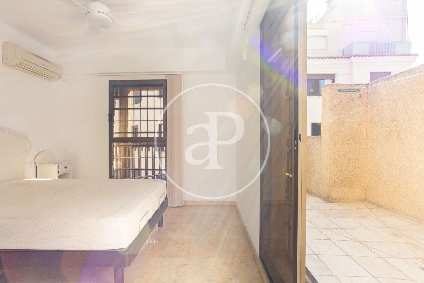3 bedroom Penthouse for rent in Valencia city with garage - € 2,200 (Ref: 9868670)