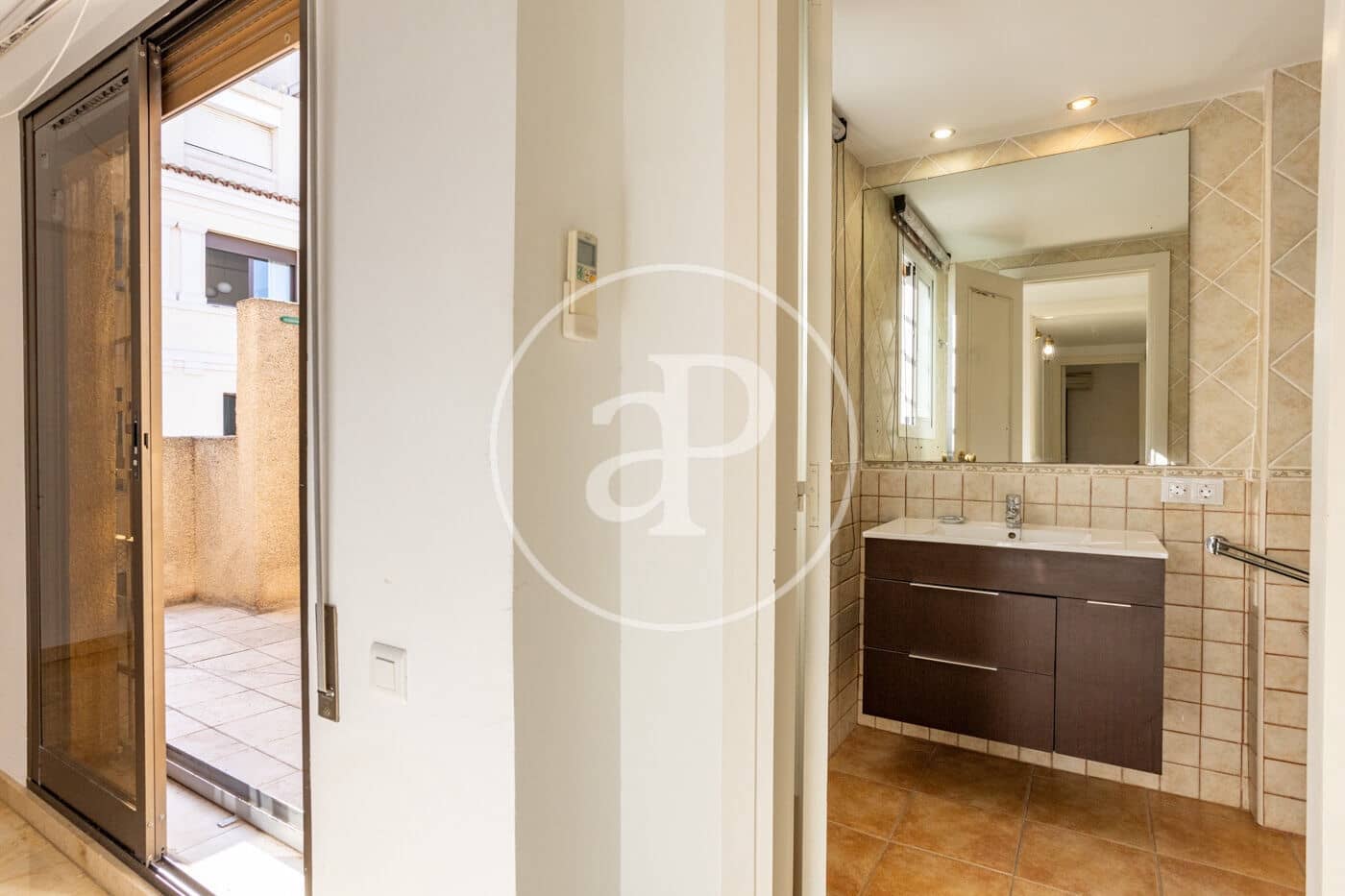 3 bedroom Penthouse for rent in Valencia city with garage - € 2,200 (Ref: 9868670)
