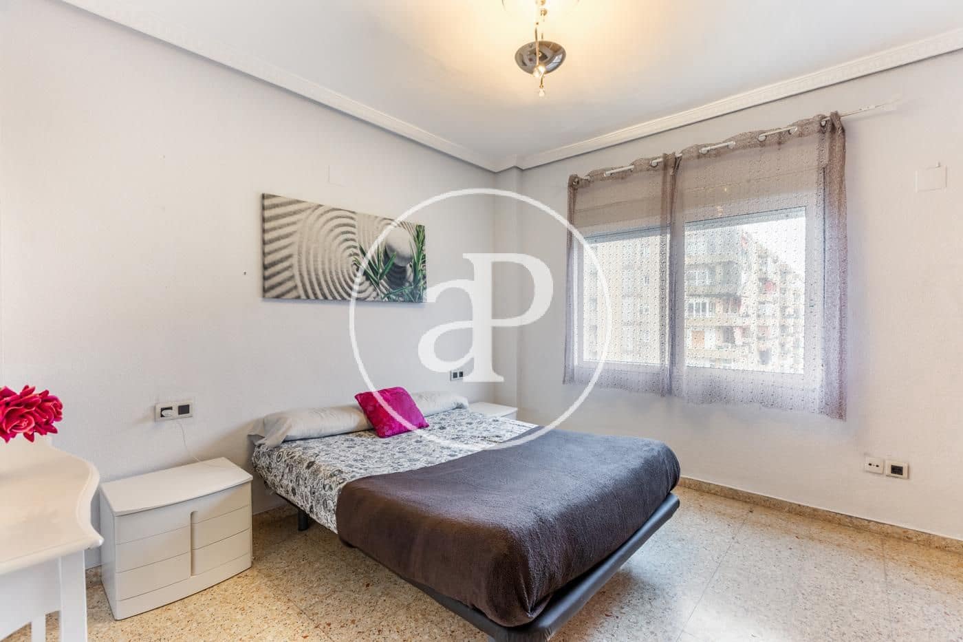 2 bedroom Apartment for rent in Valencia city - € 1,500 (Ref: 9868671)