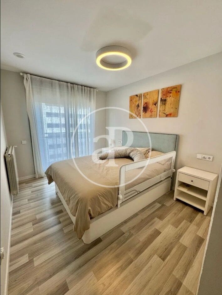3 bedroom Apartment for rent in Valencia city with pool garage - € 2,500 (Ref: 9868672)