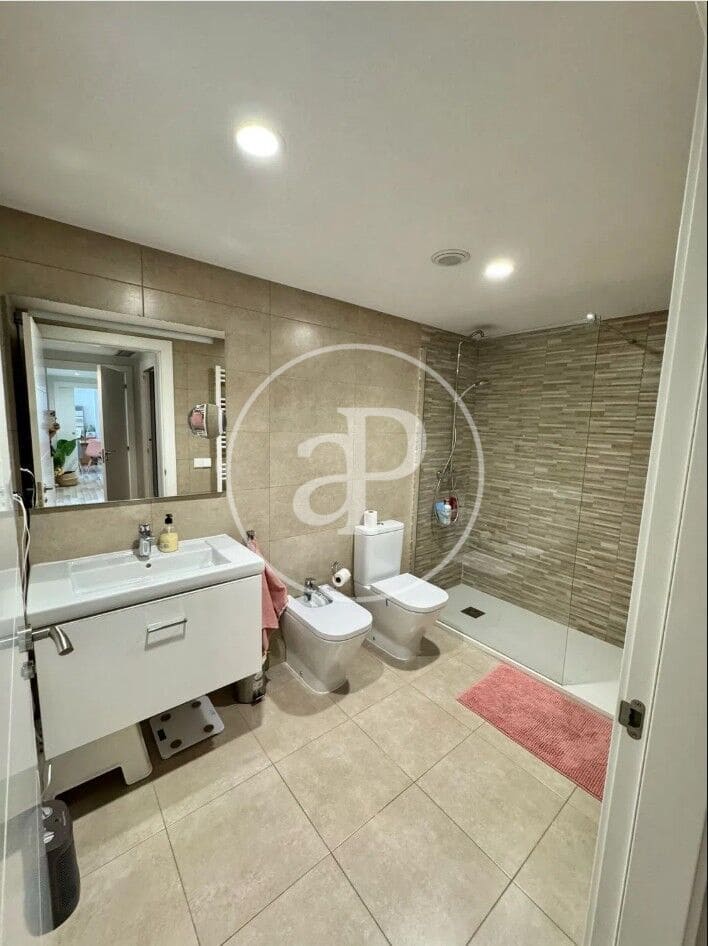 3 bedroom Apartment for rent in Valencia city with pool garage - € 2,500 (Ref: 9868672)