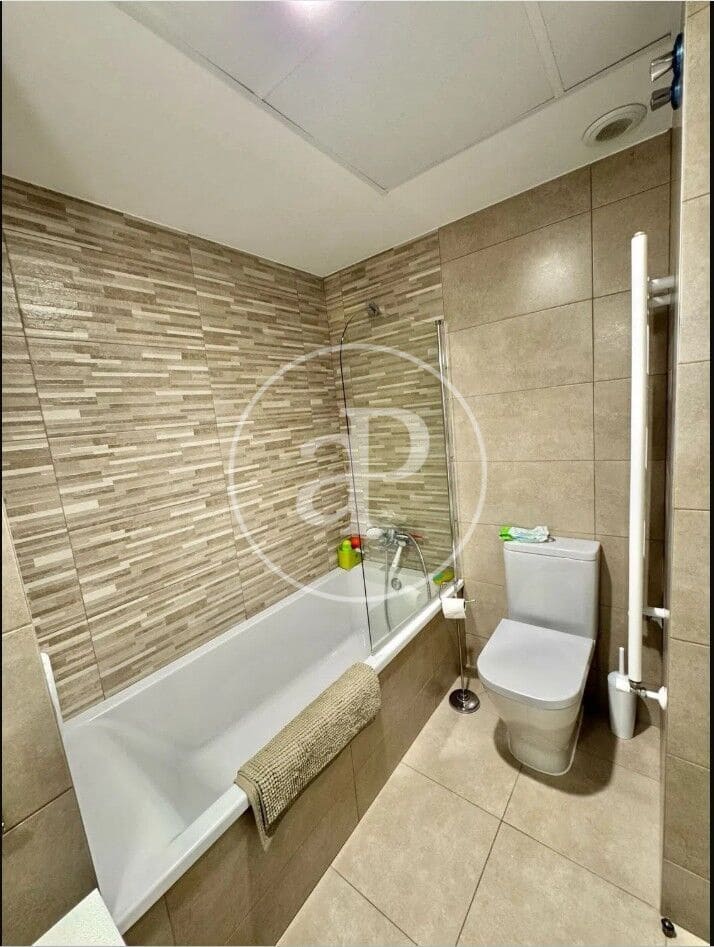 3 bedroom Apartment for rent in Valencia city with pool garage - € 2,500 (Ref: 9868672)