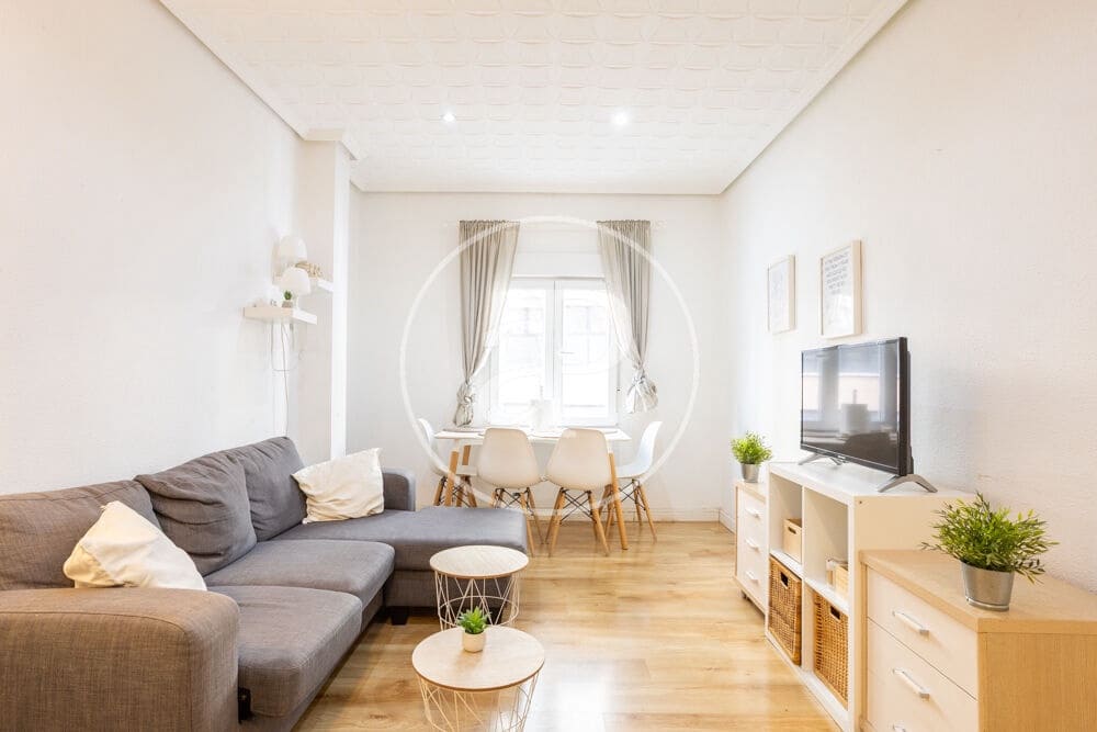 3 bedroom Apartment for rent in Valencia city - € 1,400 (Ref: 9868674)