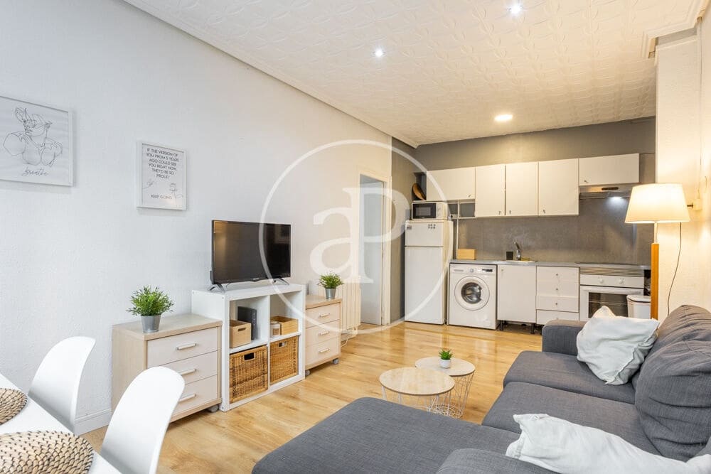 3 bedroom Apartment for rent in Valencia city - € 1,400 (Ref: 9868674)